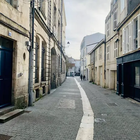 Apartmán Le Templiers Avec Terrasse - Hyper Centre Lr *